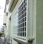 枚方市Y様　邸雨戸、面格子、プラマード工事