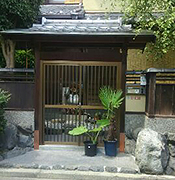 枚方市　N様邸　門戸取り替え工事